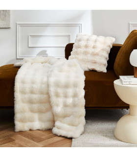 Plaid Imitation Fourrure & Polaire – Modèle "Mounty Naturel"